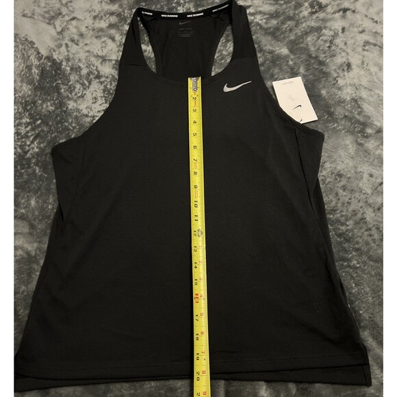 Medium Nike Men's Dri-Fit Fast Racing Singlet Running Top Black DQ4732-010 - Picture 4 of 7
